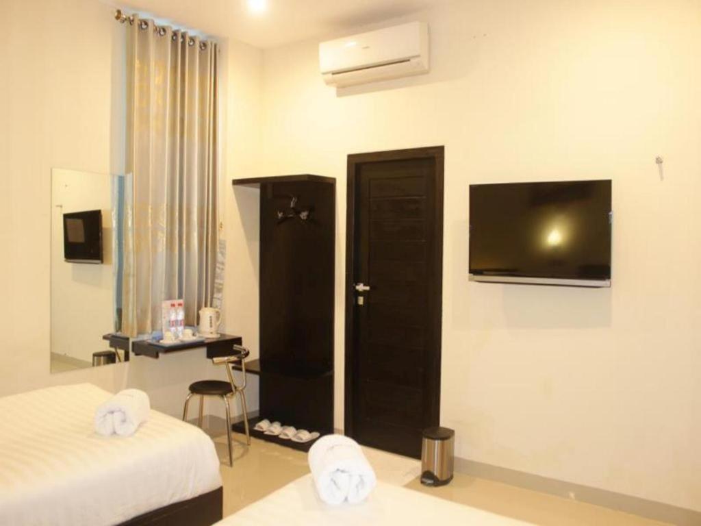 Guardian Family Hotel Sorong Exteriör bild