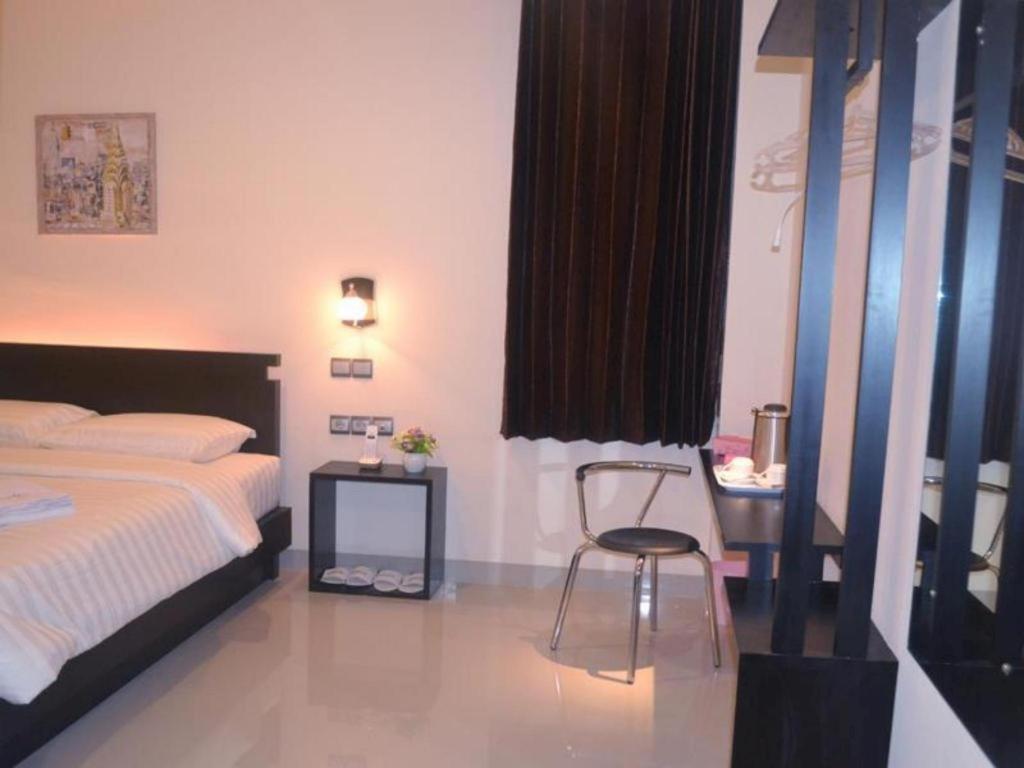 Guardian Family Hotel Sorong Exteriör bild