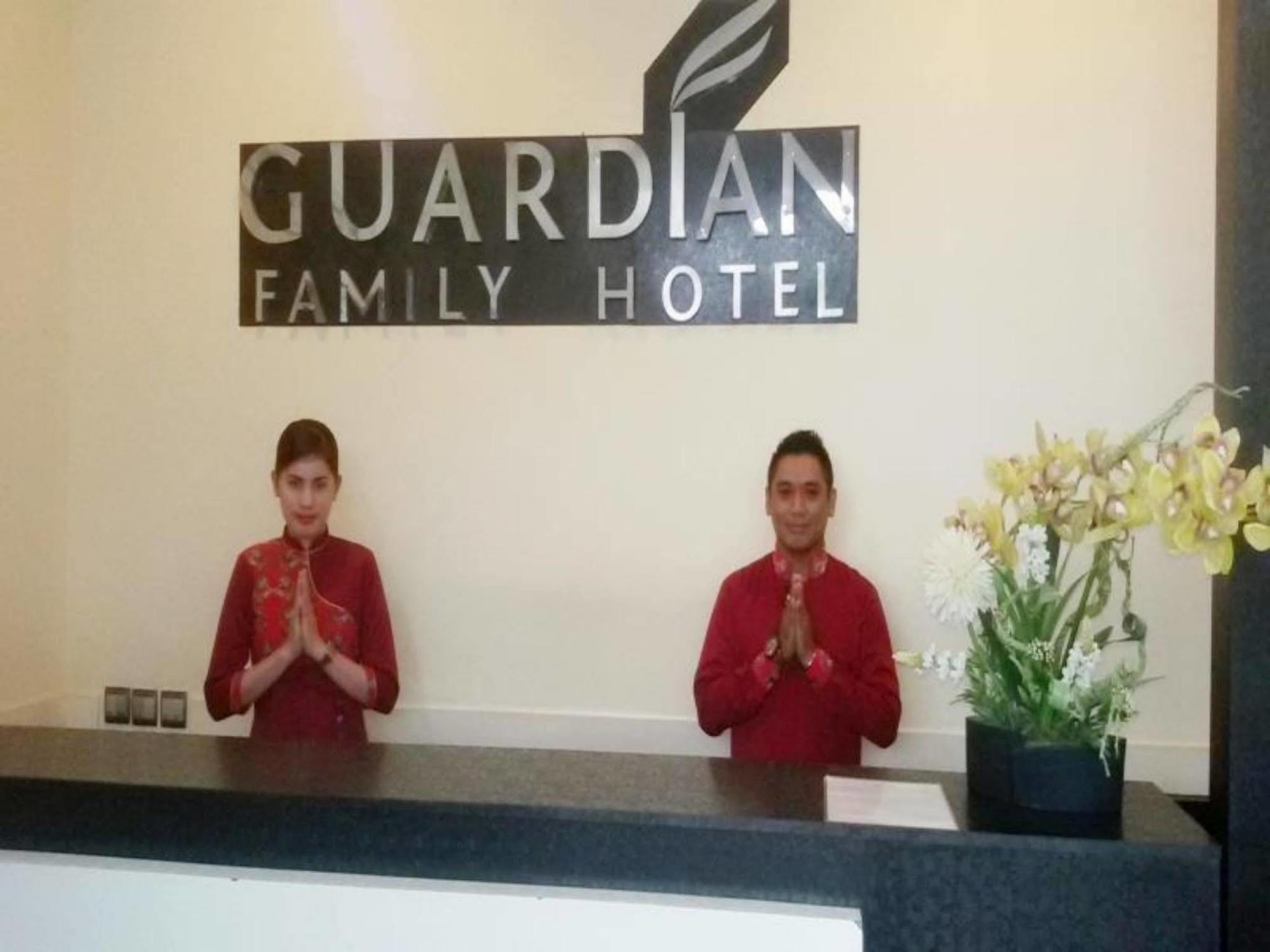 Guardian Family Hotel Sorong Exteriör bild